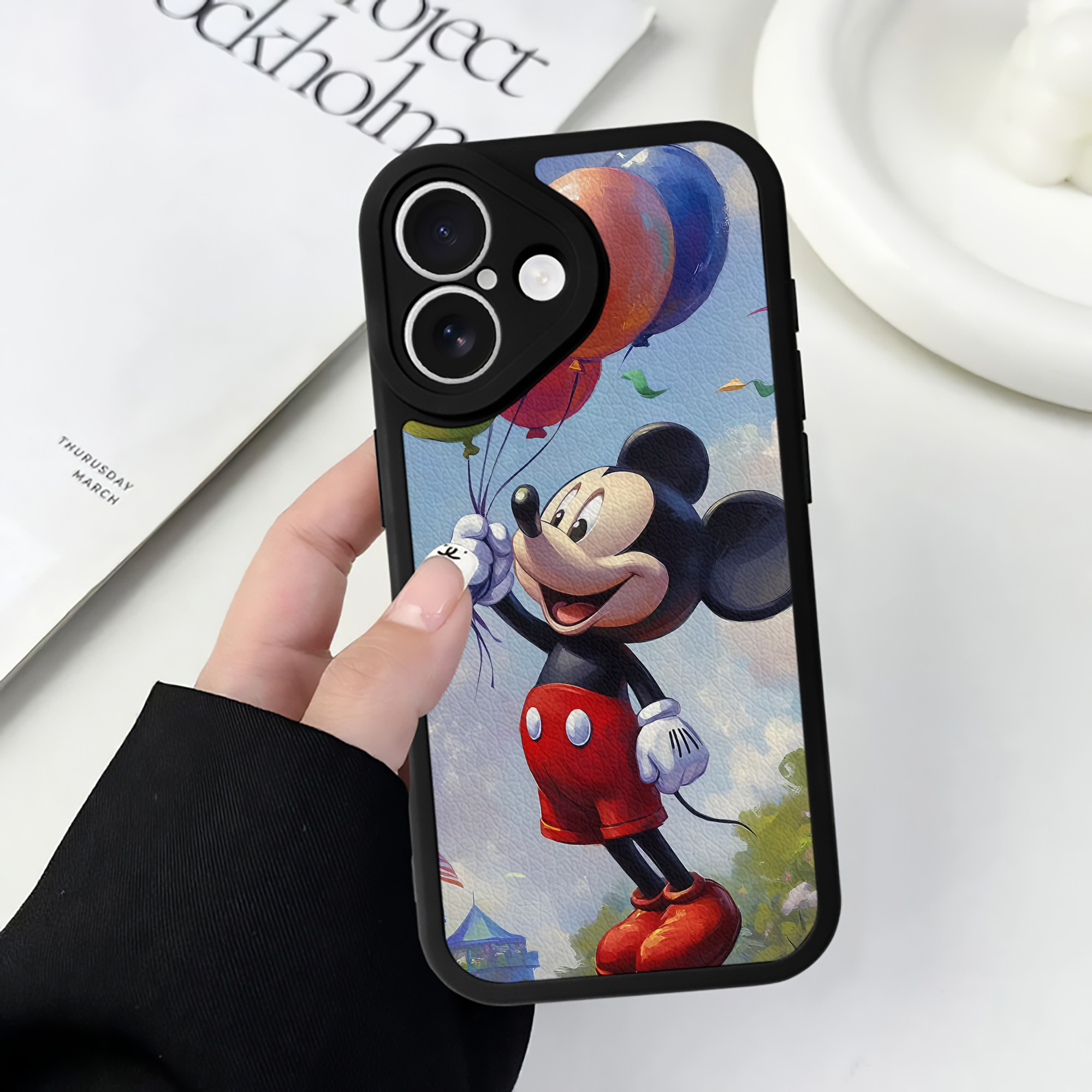 （画像用） ミッキーマウス Mickey Mouse 【iPhone 16シリーズ対応】シリコンスマホケース（レザー調） 材質：シリコン